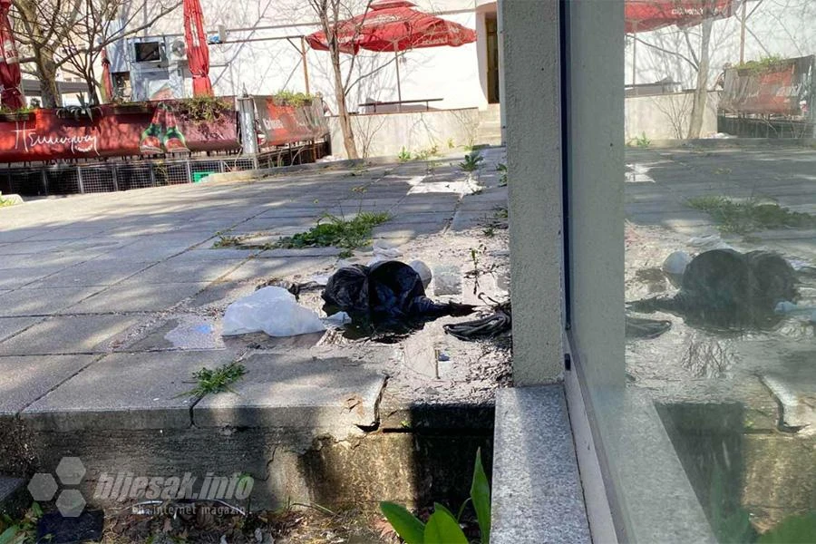 Kanalizacija izbija u Zagrebačkoj ulici, širi se nesnošljiv smrad