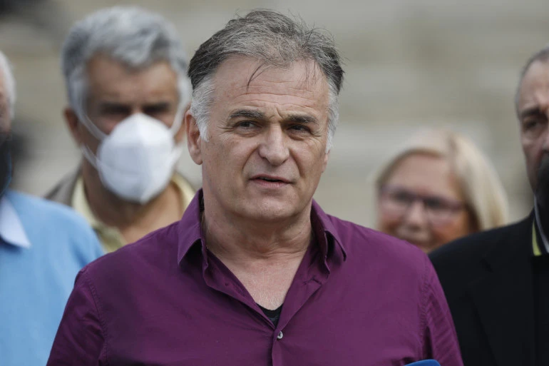 Branislav Lečić izuzet iz predstava