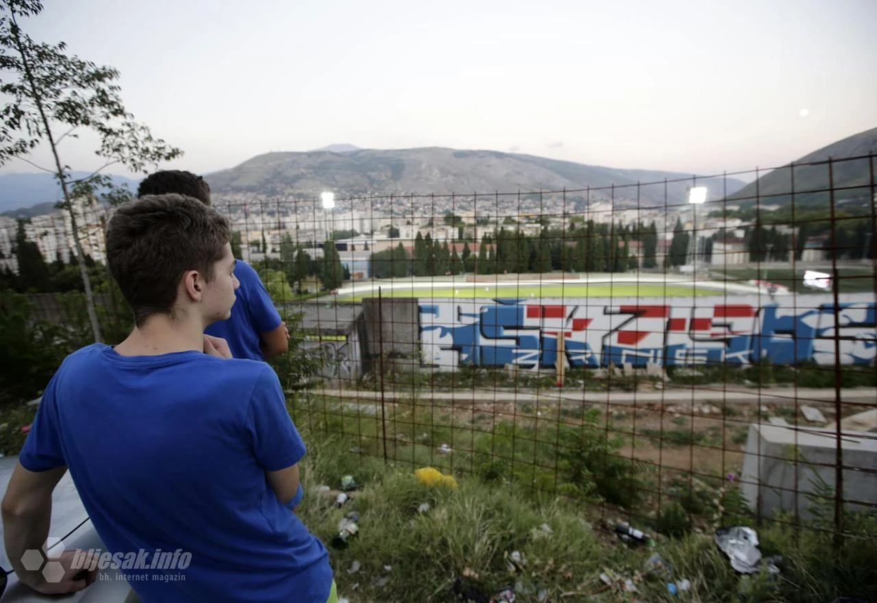 Ultrasi pozvali na čišćenje smeća oko stadiona