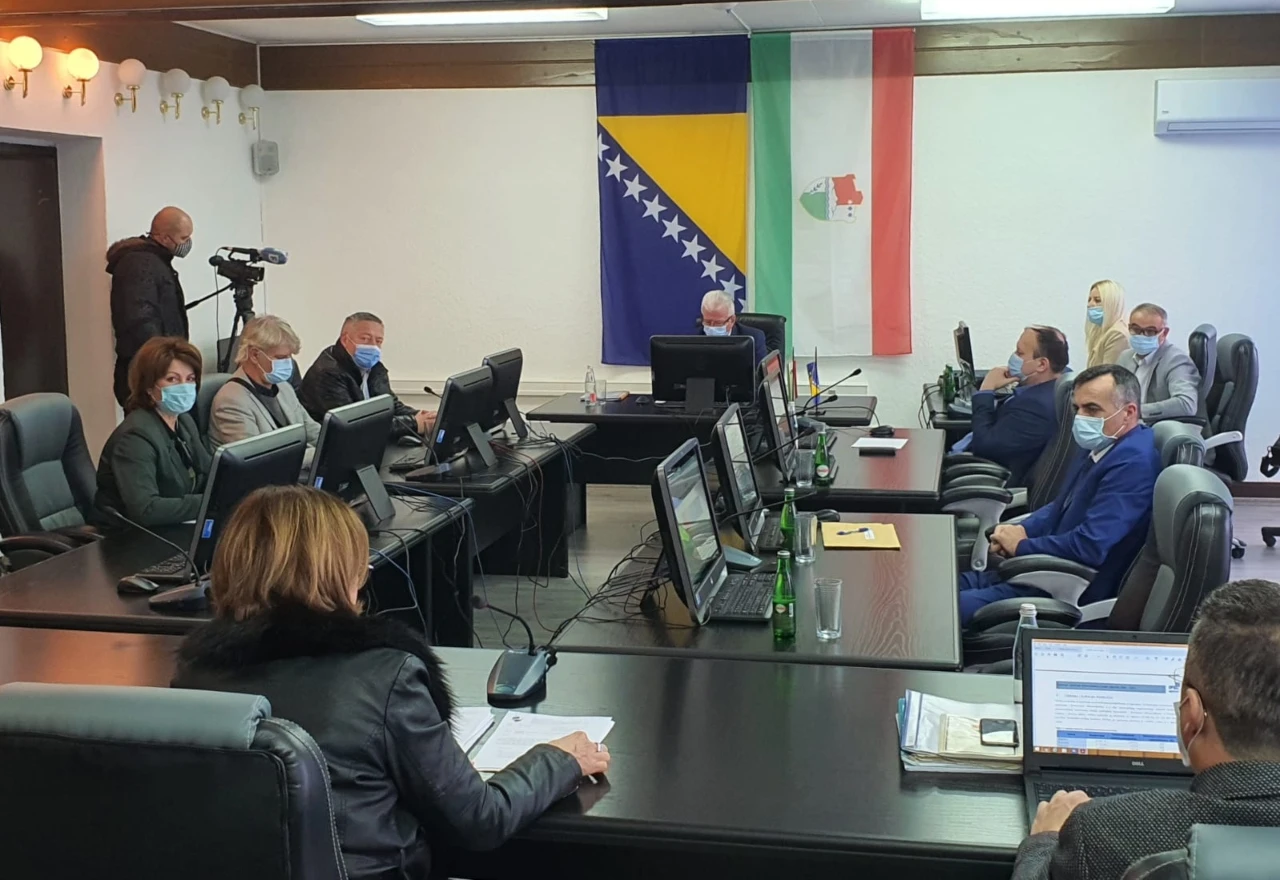 I SBŽ produžuje policijski sat, covid pacijente žele smještati u Mostar