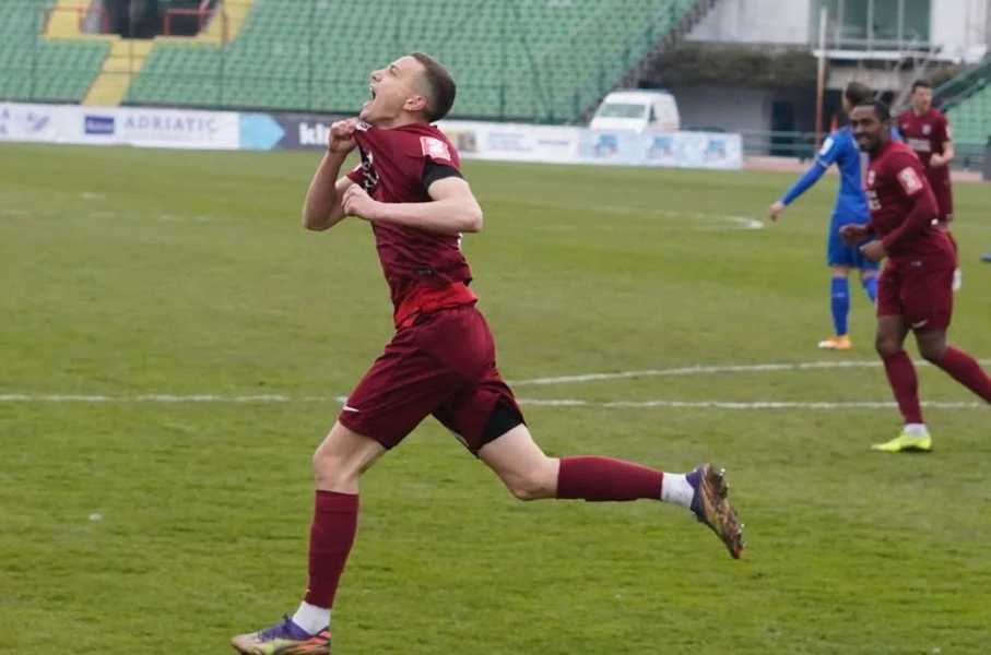 19-godišnji Varešanović zabio za pobjedu u debiju i izašao zbog teže ozljede