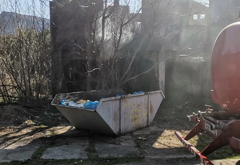 Požar u parku Zrinjevac, intervenirali vatrogasci