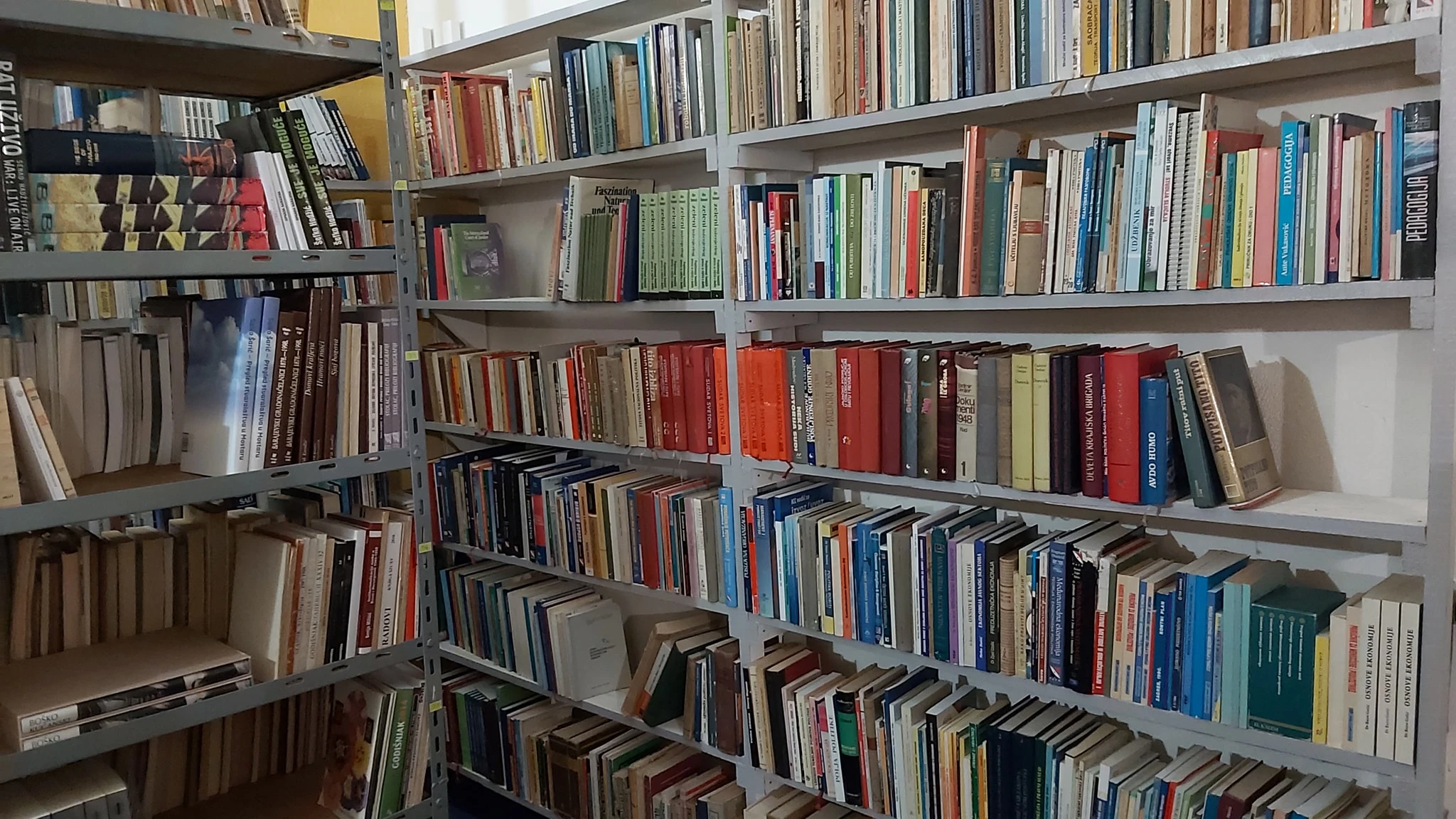 Mostarci donirali knjige Stočanima