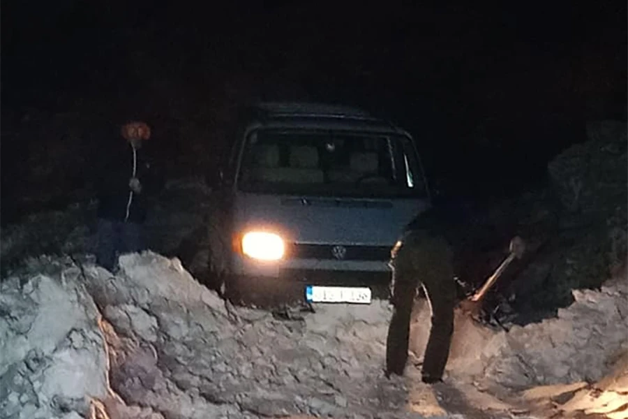 Vatrogasci spasili zametene putnike kod Konjica
