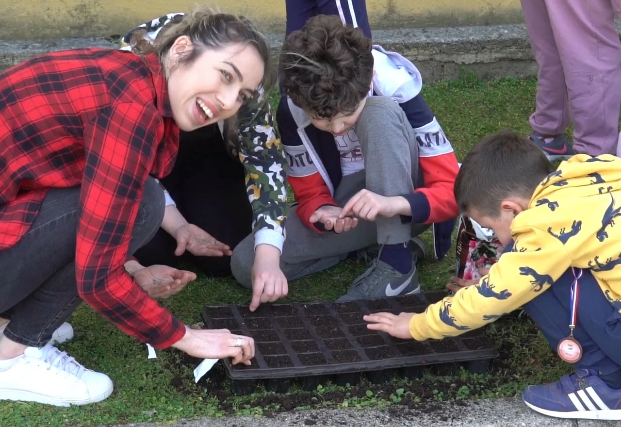 Karolina i Amina osmislile edukativnu radionicu kako bi djeci odvukli pažnju od malih ekrana