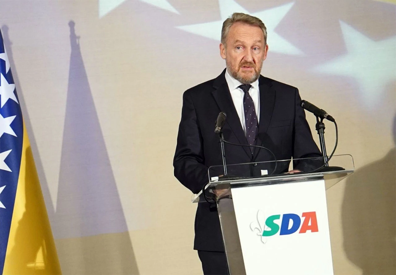 SDA: Mirnog razlaza neće biti