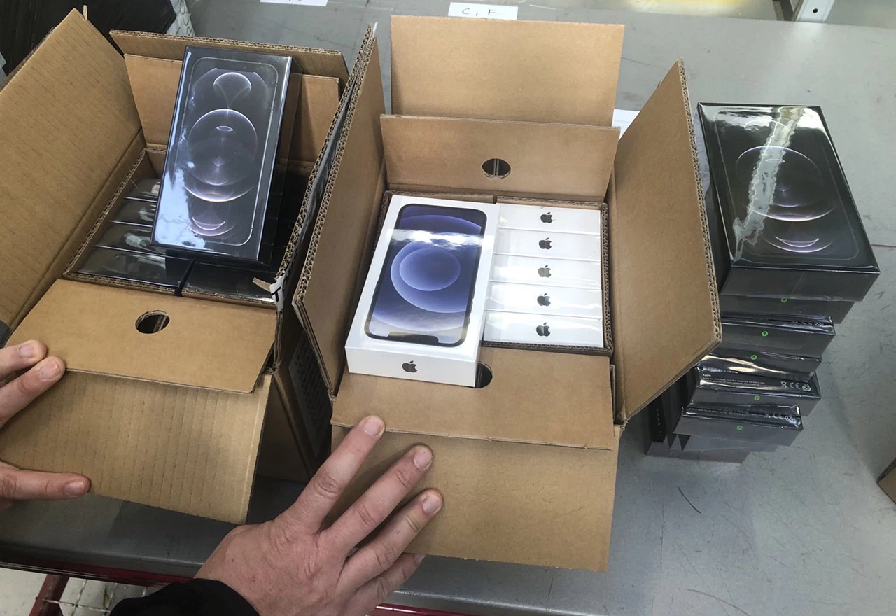 Palo 30 iPhonea 'teških' 62.000 KM