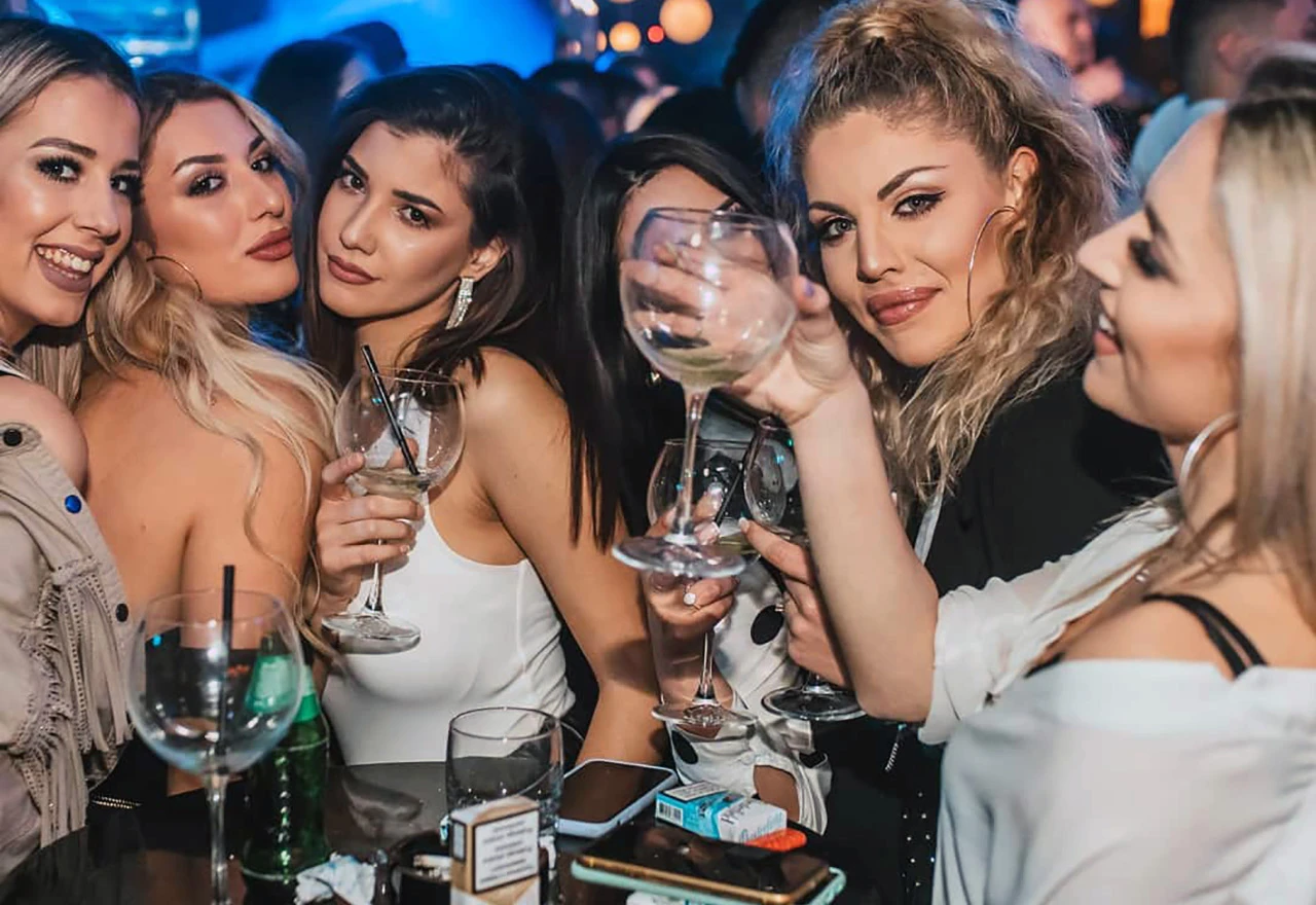 Pjevači iz regije rasprodaju mostarske klubove, za koncerte se traži ulaznica više