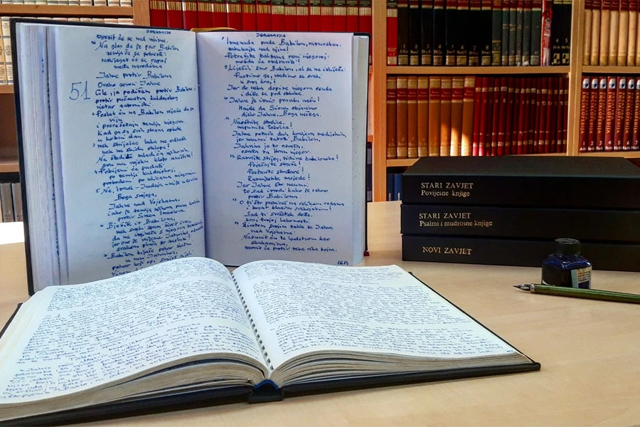 Mostarac nakon 17 godina prepisao Bibliju