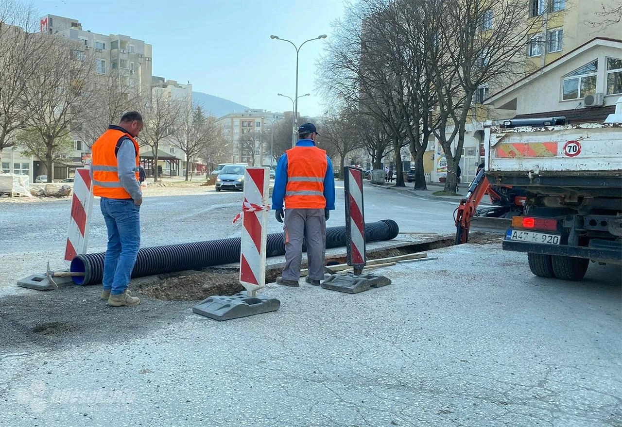 Zaboravljena cijev na vrhu Avenije dočekala subotu