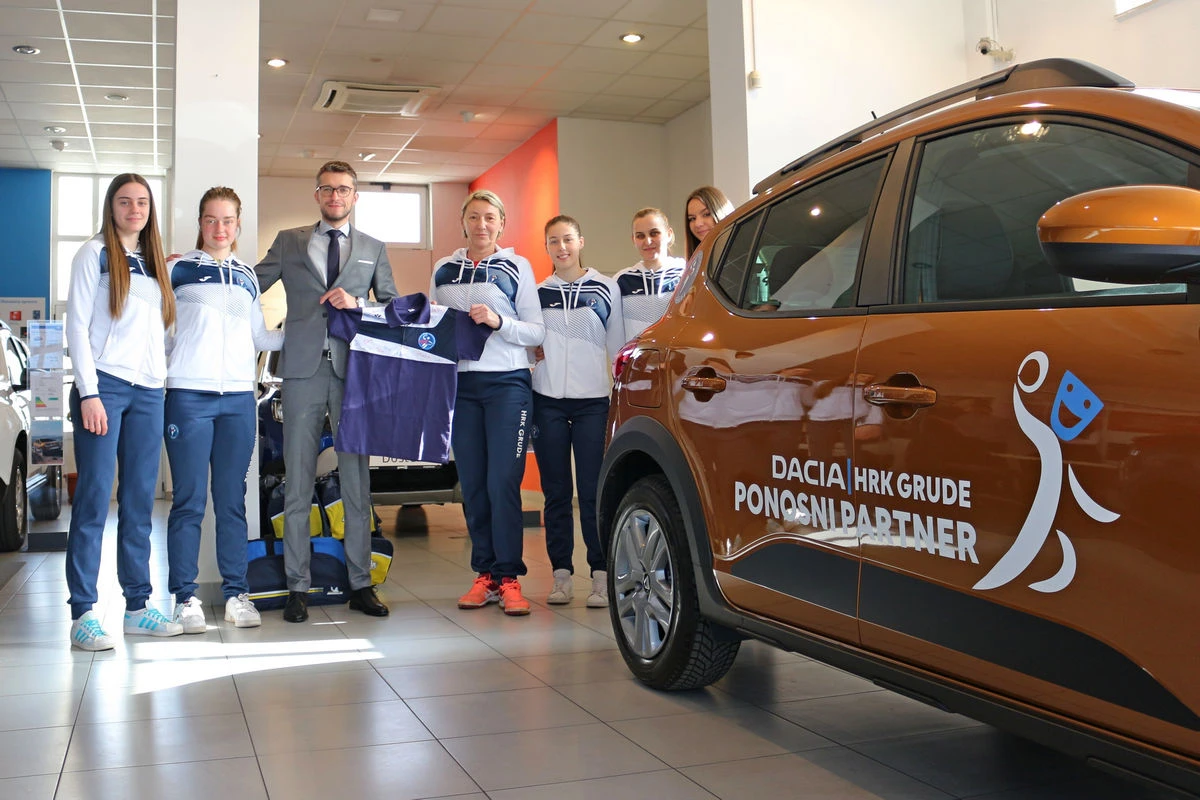 VIŠESTRUKE PRVAKINJE BiH od sada za volanom SVJETSKOG POBJEDNIKA – Sandero Stepway