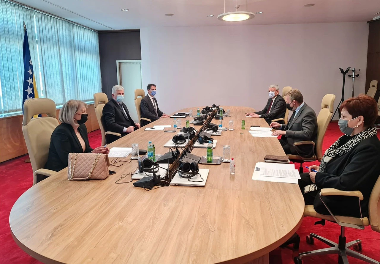 Sjedili SDA i HDZ: Crvena linija i mjesec dana za Federaciju
