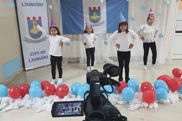 Mali Ljubušaci pjesmom i plesom čestitali rođendan svom gradu