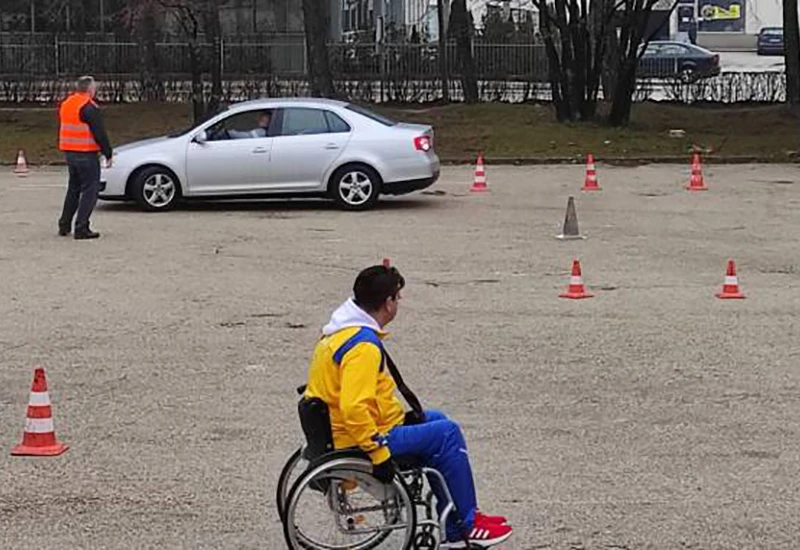 Natjecanje u spretnosti vožnje automobilom okupilo osobe s invaliditetom iz cijele BiH 