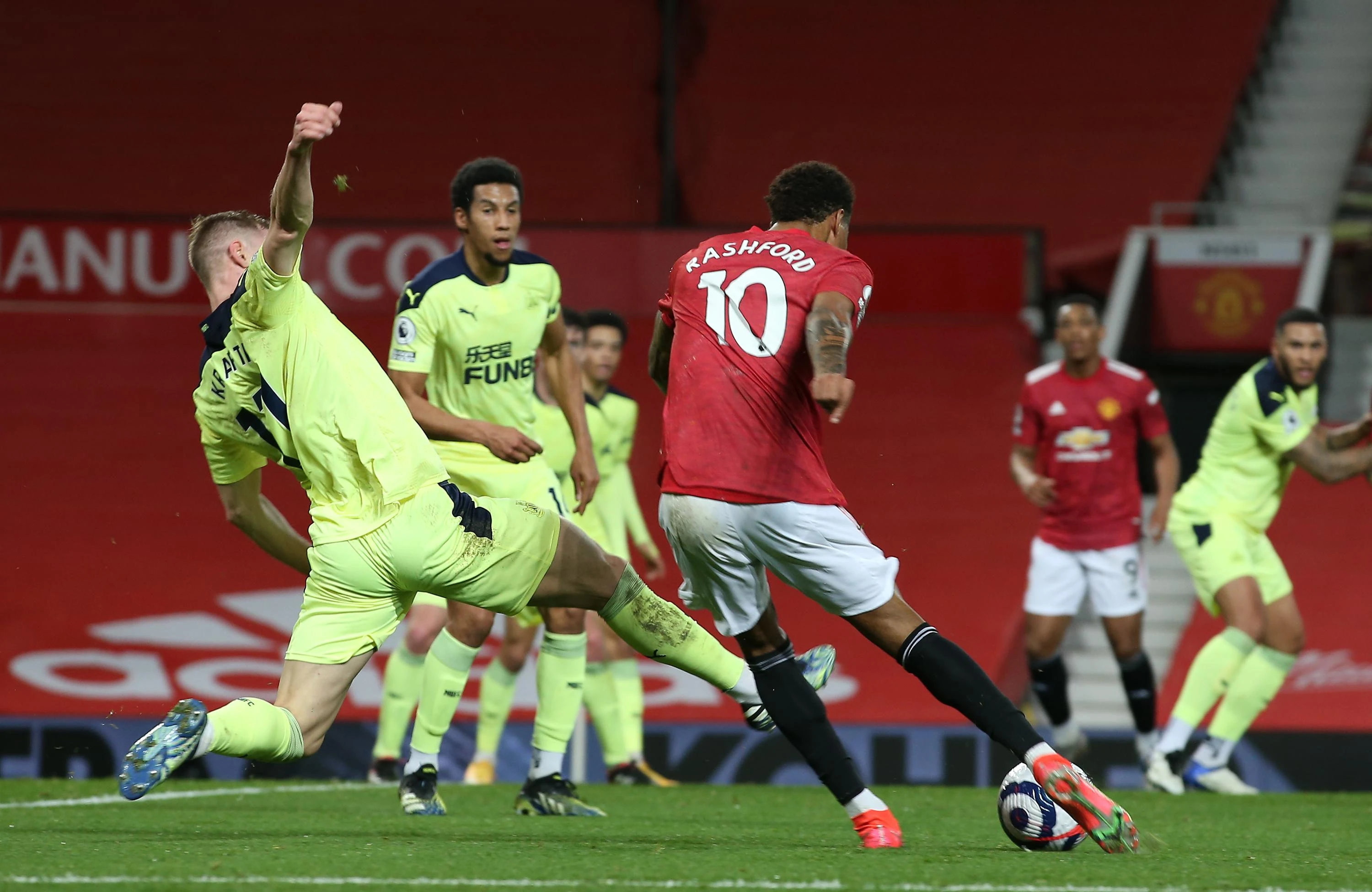Svrake nemoćne protiv Crvenih vragova na Old Traffordu