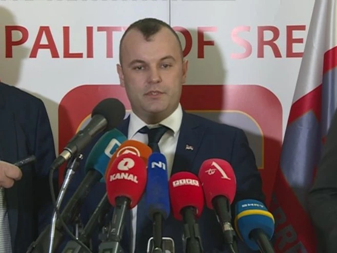 Grujičić progaslio pobjedu u Srebrenici, probosanske stranke bojkotirale izbore