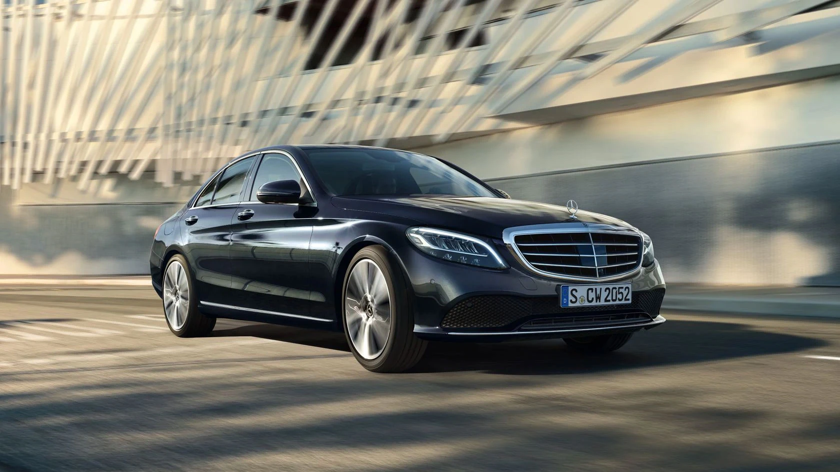 Mercedes pomalo otkriva novu C Klasu