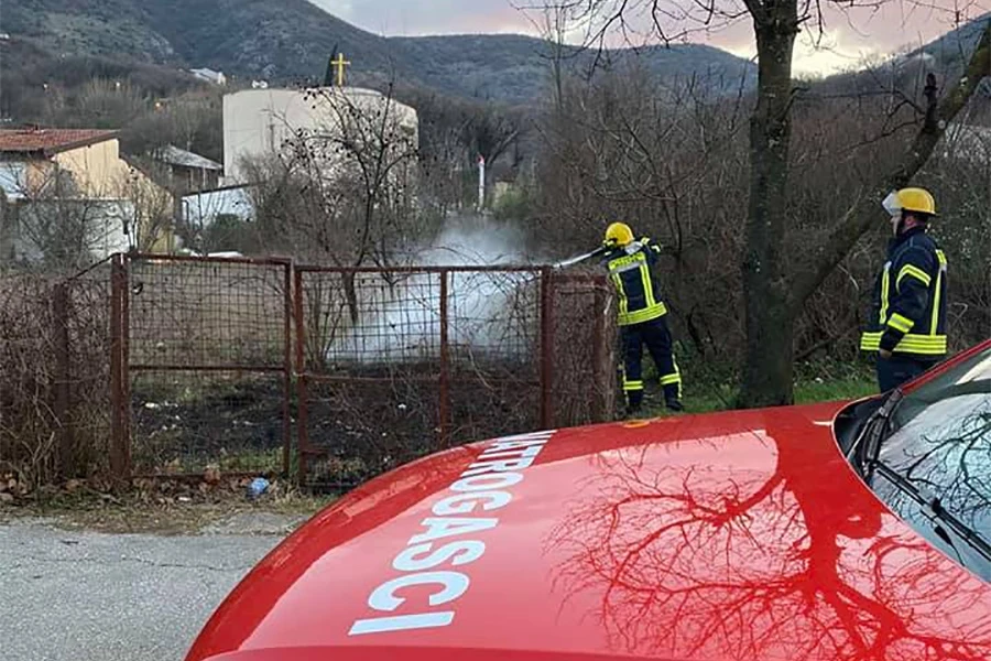 Mostarski vatrogasci brzo reagirali i ugasili požar u Ilićima