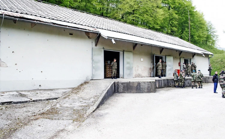 Tužitelj naredio da se izvrši uviđaj nakon nestanka oružja u vojarni u Pazariću