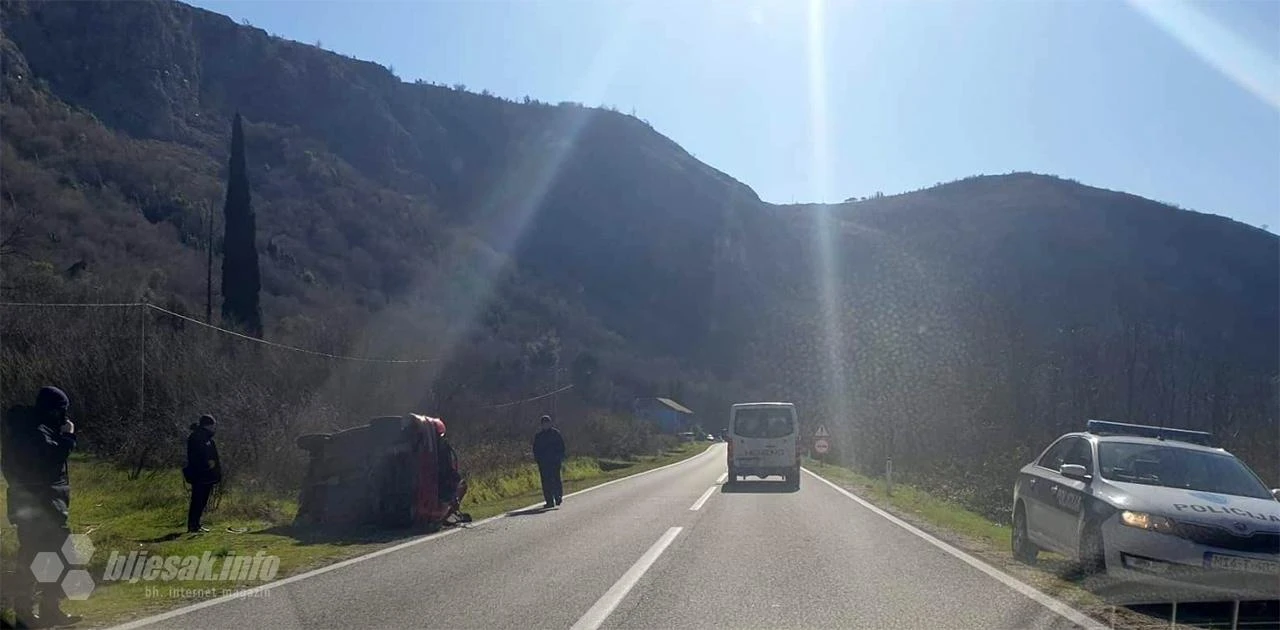 Ozlijeđene dvije osobe u prometnoj nesreći na Buni