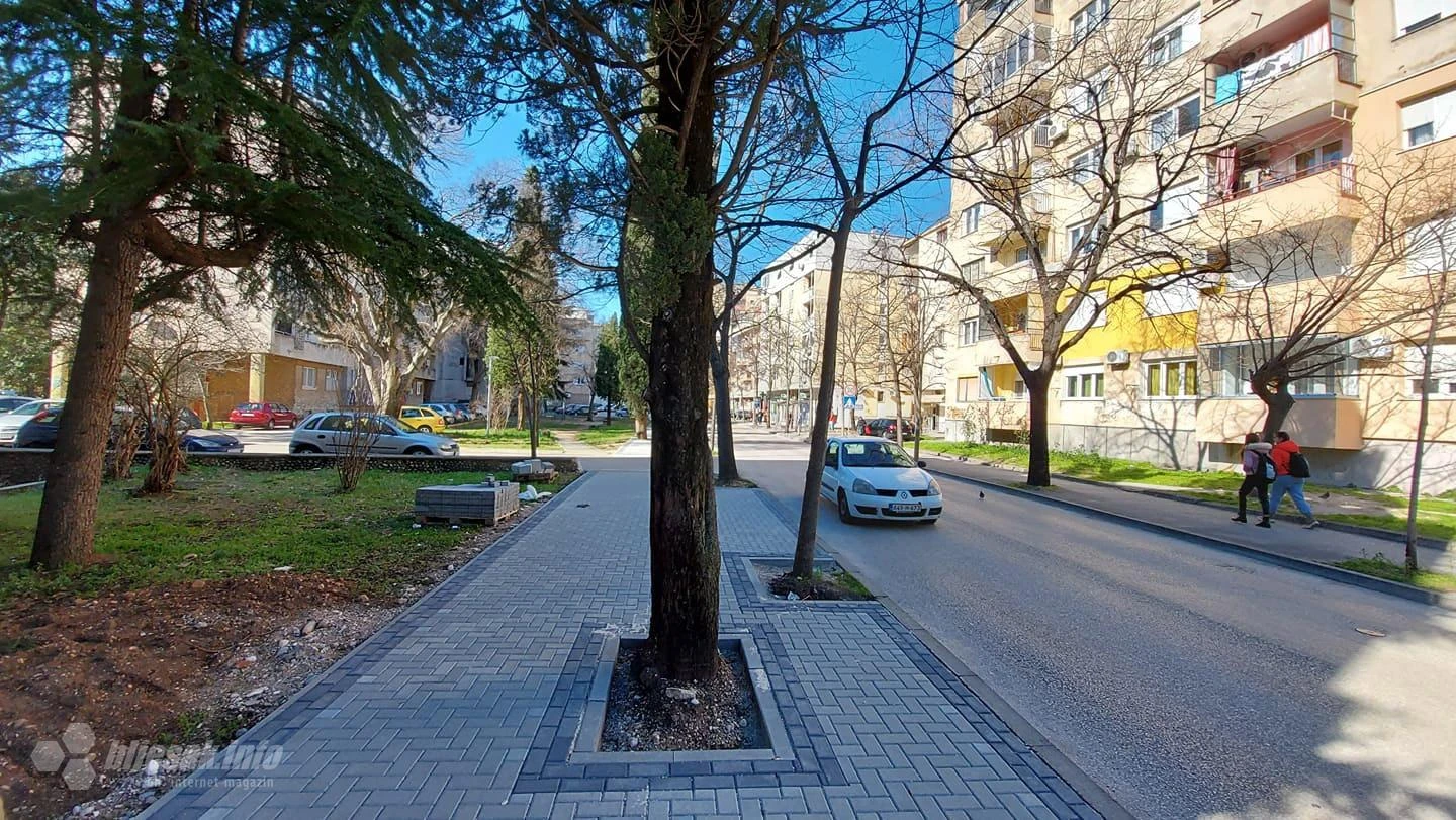 I to smo dočekali: Drvo preživjelo rekonstrukciju u Mostaru