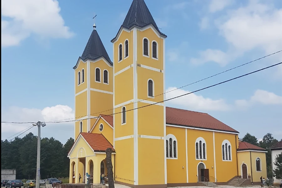 BiH: Iz crkve ukrali križ i zlatne pehare