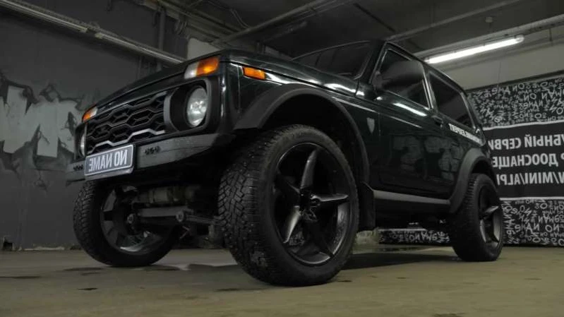 VIDEO | Lada Bronto je Niva s 20-inčnim kotačima na BMW pogonu