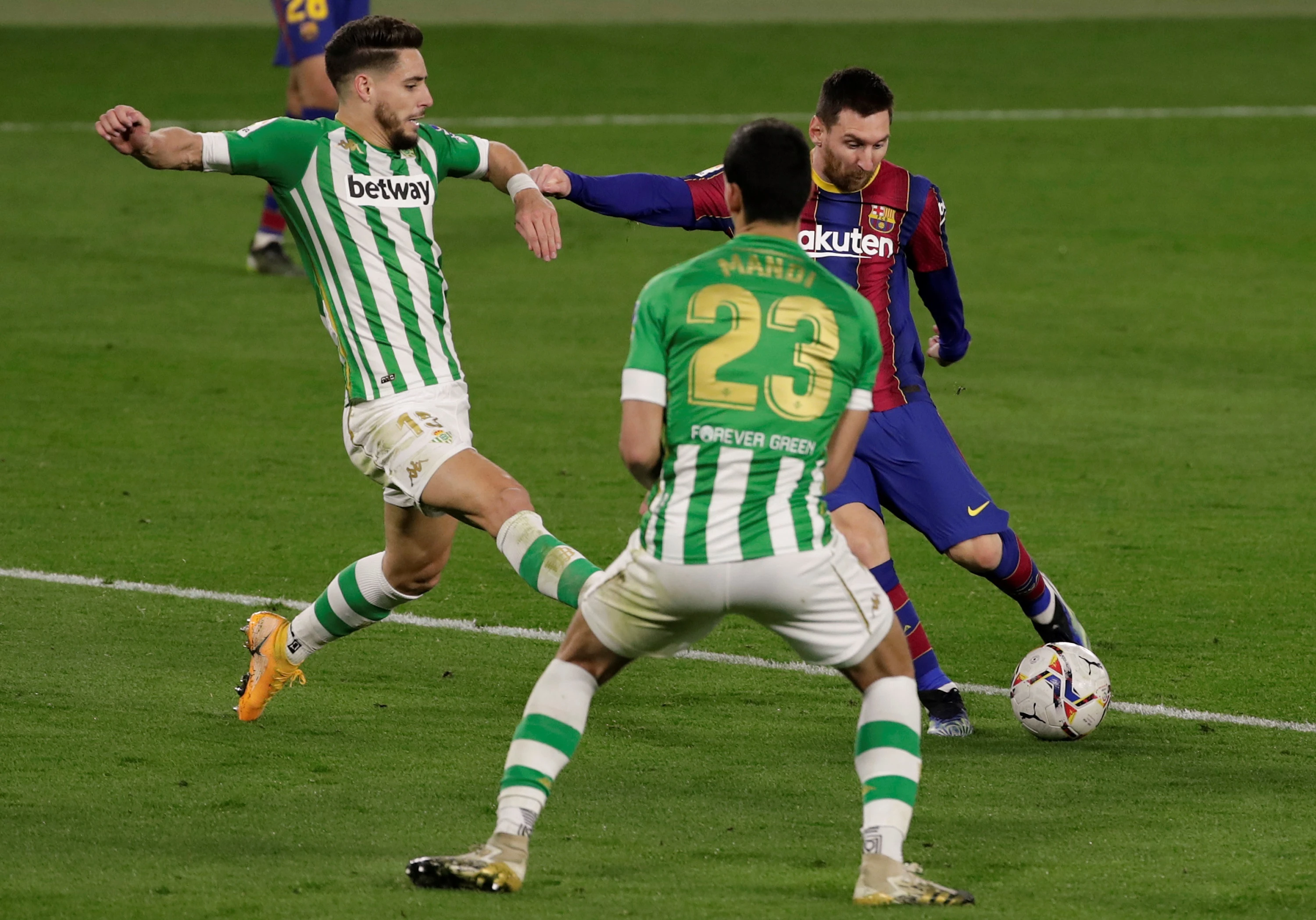 Barcelona u Sevilli stigla do šeste prvenstvene pobjede zaredom 