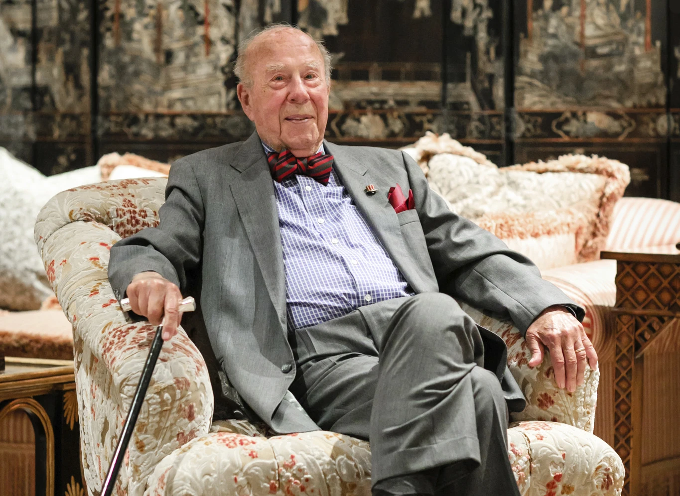 Umro George Shultz