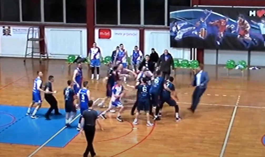VIDEO | Derbi Prve lige RS-a prekinut zbog opće tučnjave