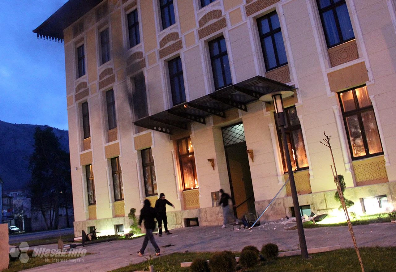 Na današnji je dan gorio Mostar
