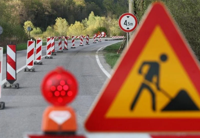 Zaustavljen promet u tunelu Jasen, upozorenje vozačima na moguće odrone 