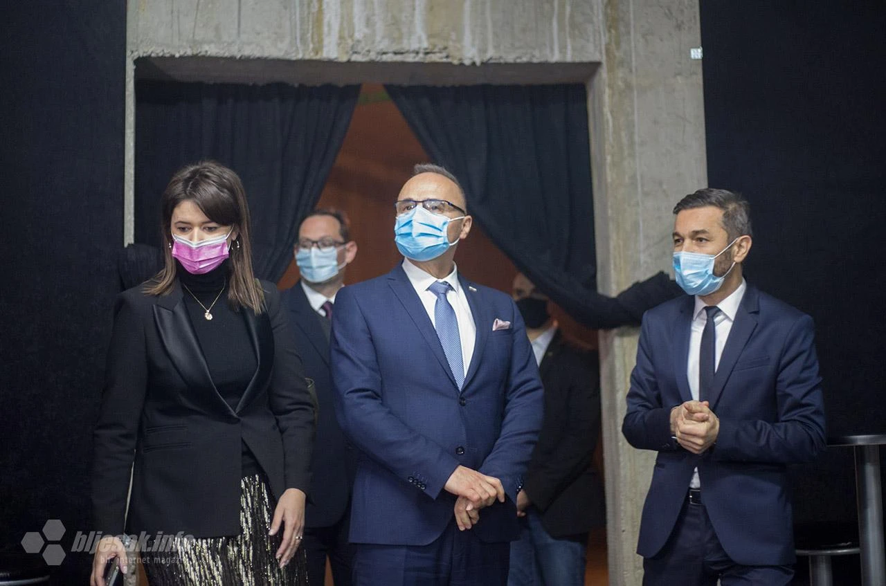 Što prije završiti izgradnju zgrade HNK Mostar