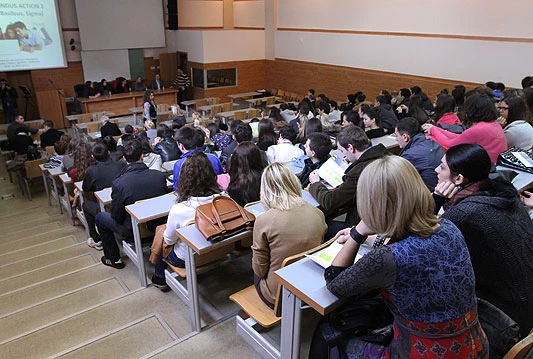 Vlada HNŽ stipendirat će 2.690 studenata