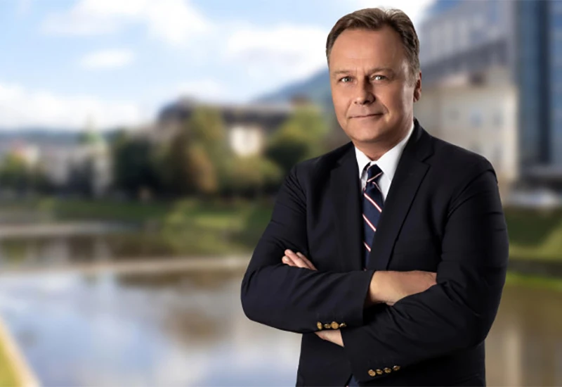 Pjevač Fazla savjetuje ministra obrane