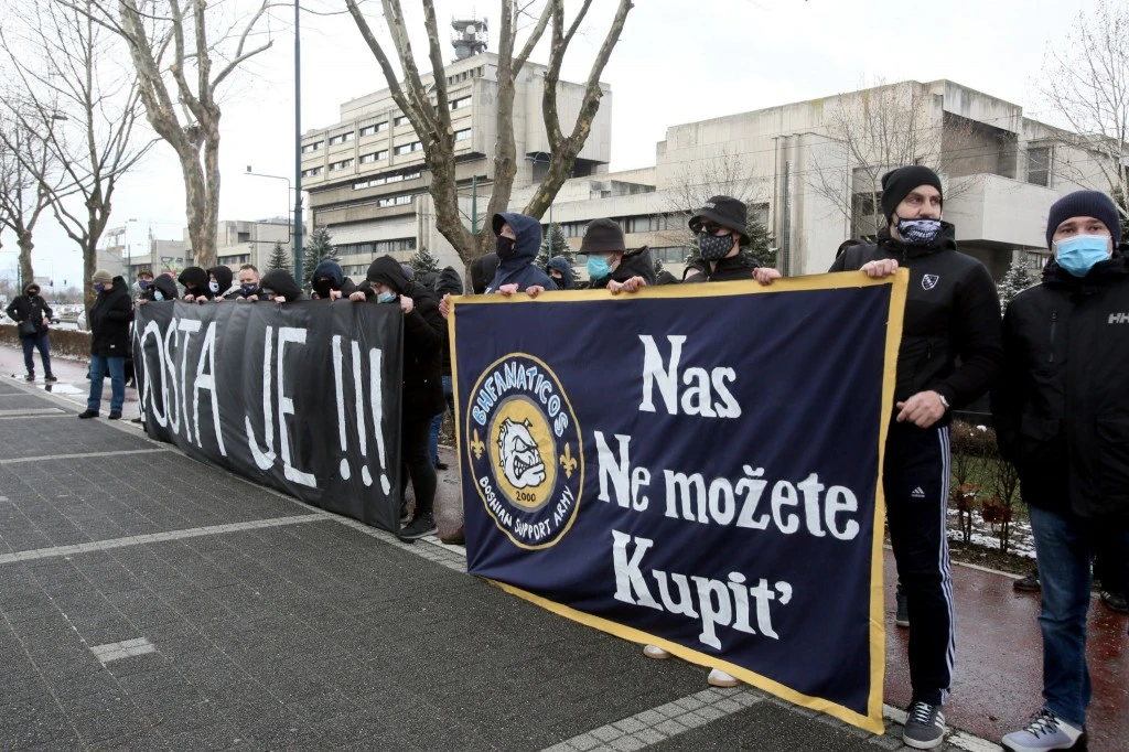 VIDEO | Petev službeno predstavljen: Nezadovoljni navijači prosvjedovali!