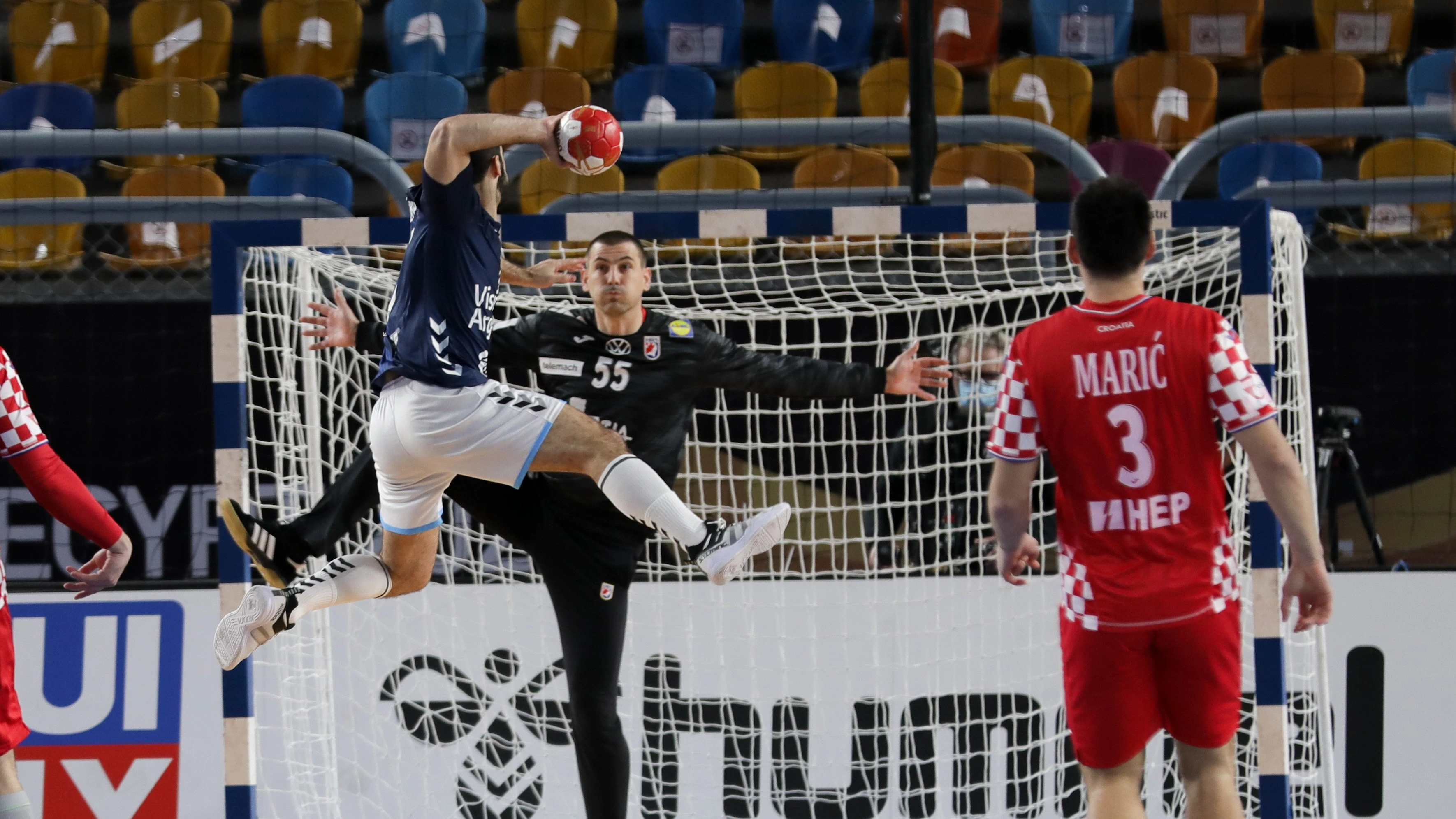 Hrvatska reprezentacija: Ispali Šipić i Šarac, u sastav ulaze Brozović i Kević