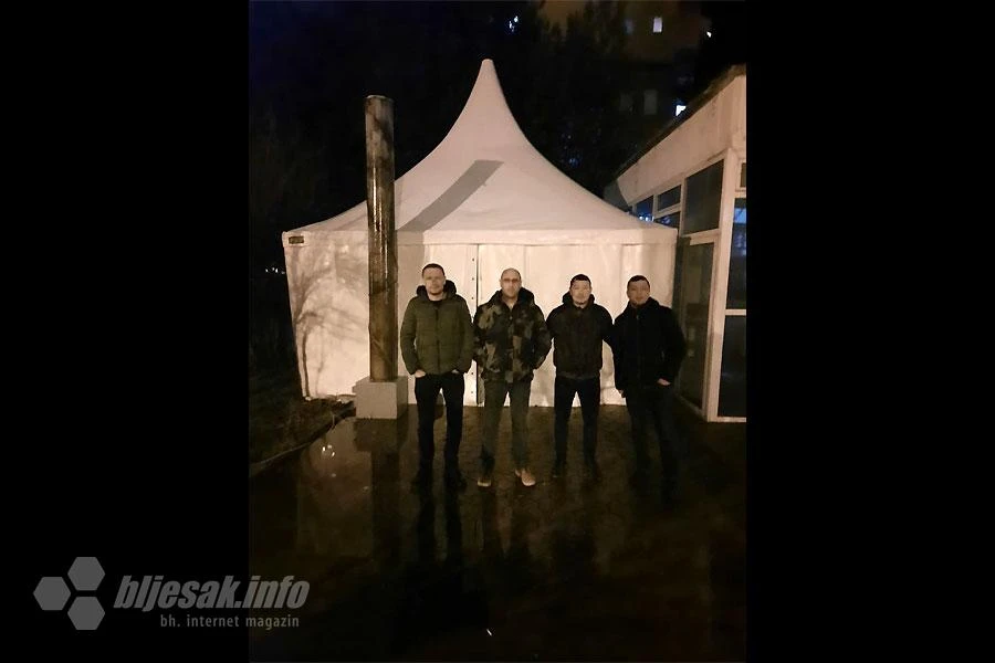 Postavljen šator ispred Vlade HNŽ