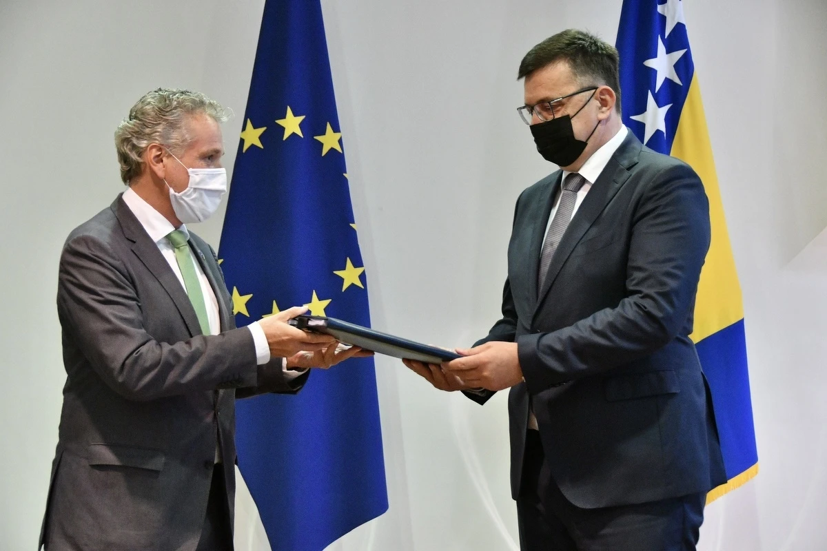 Tegeltija i Sattler o problemu s migrantima