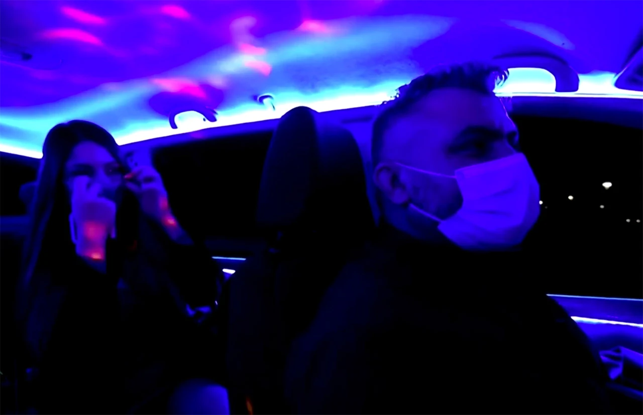 VIDEO | Od taxi vozila napravio disko, mušterije ga ne prestaju zvati 