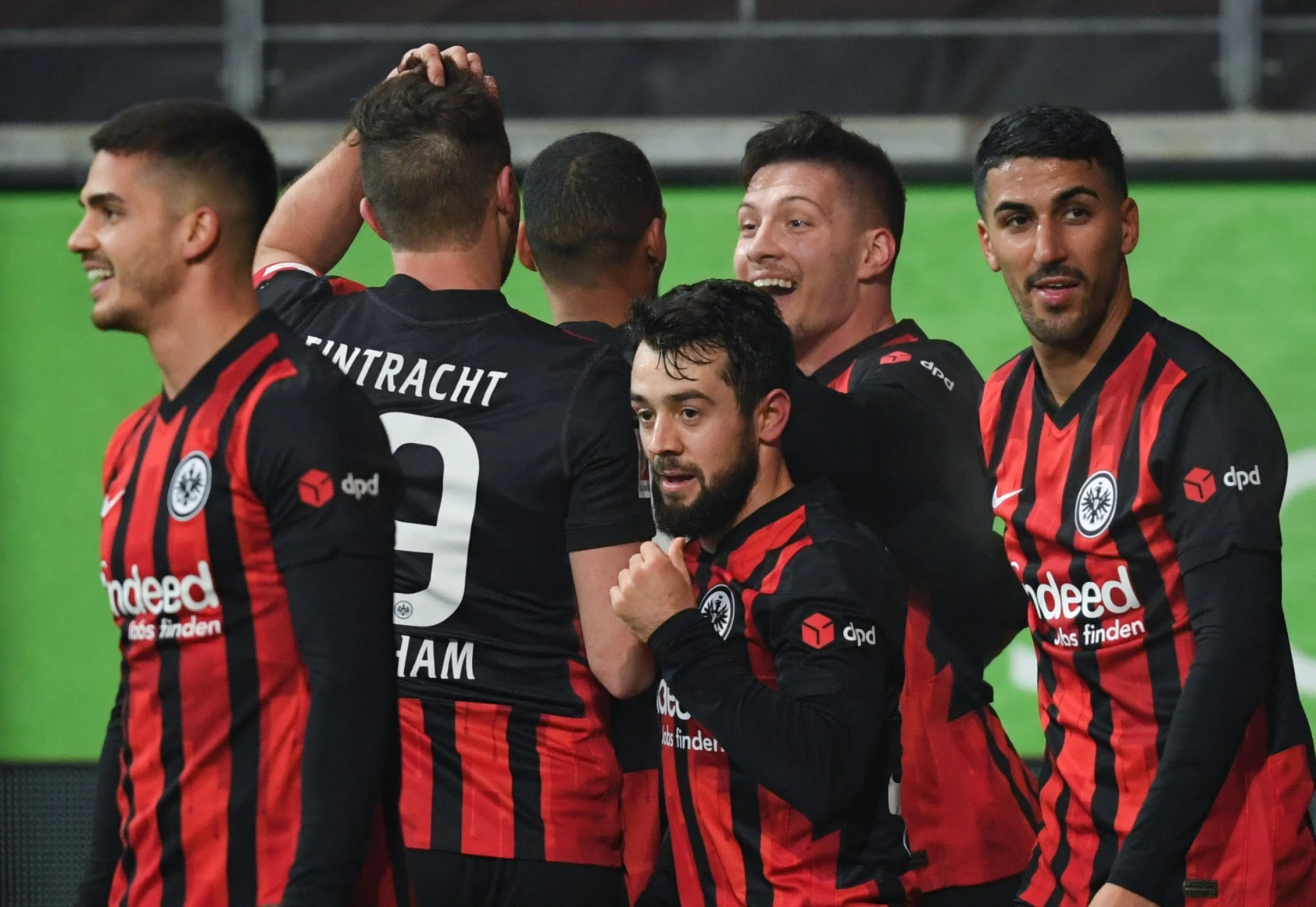 Luka Jović dvostruki strijelac za Eintracht protiv Schalkea