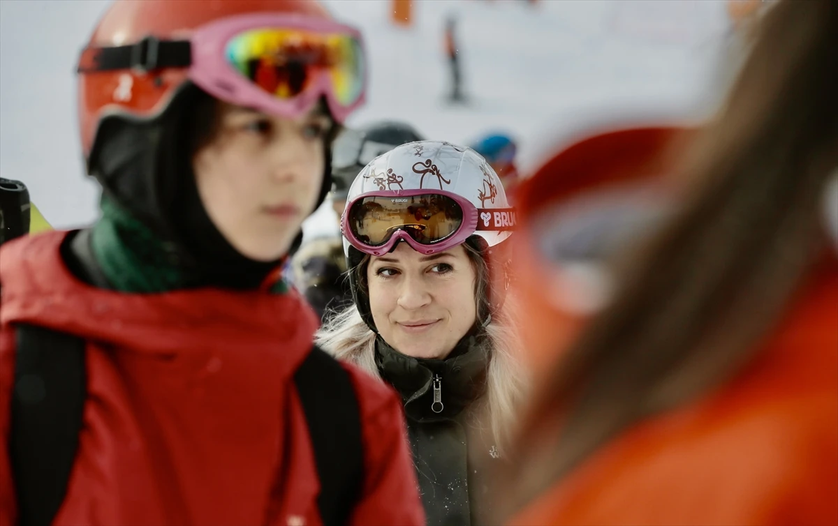  Olimpijsku ljepoticu Bjelašnicu okupirali brojni posjetitelji i skijaši