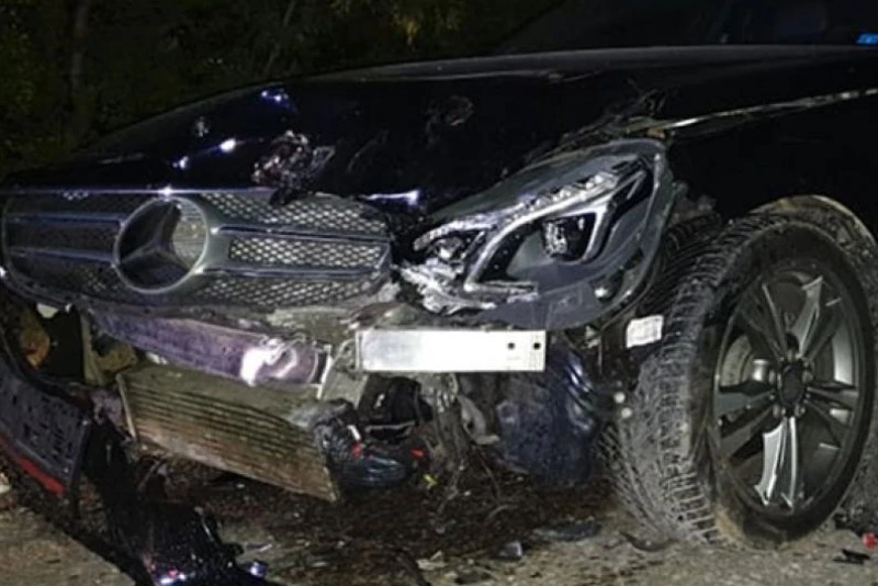 Posušje-Grude: Težak sudar dva Mercedesa
