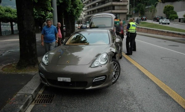 Porsche Panamerom proletio kraj Zemuna: Sustigla ga kazna od 1200 eura