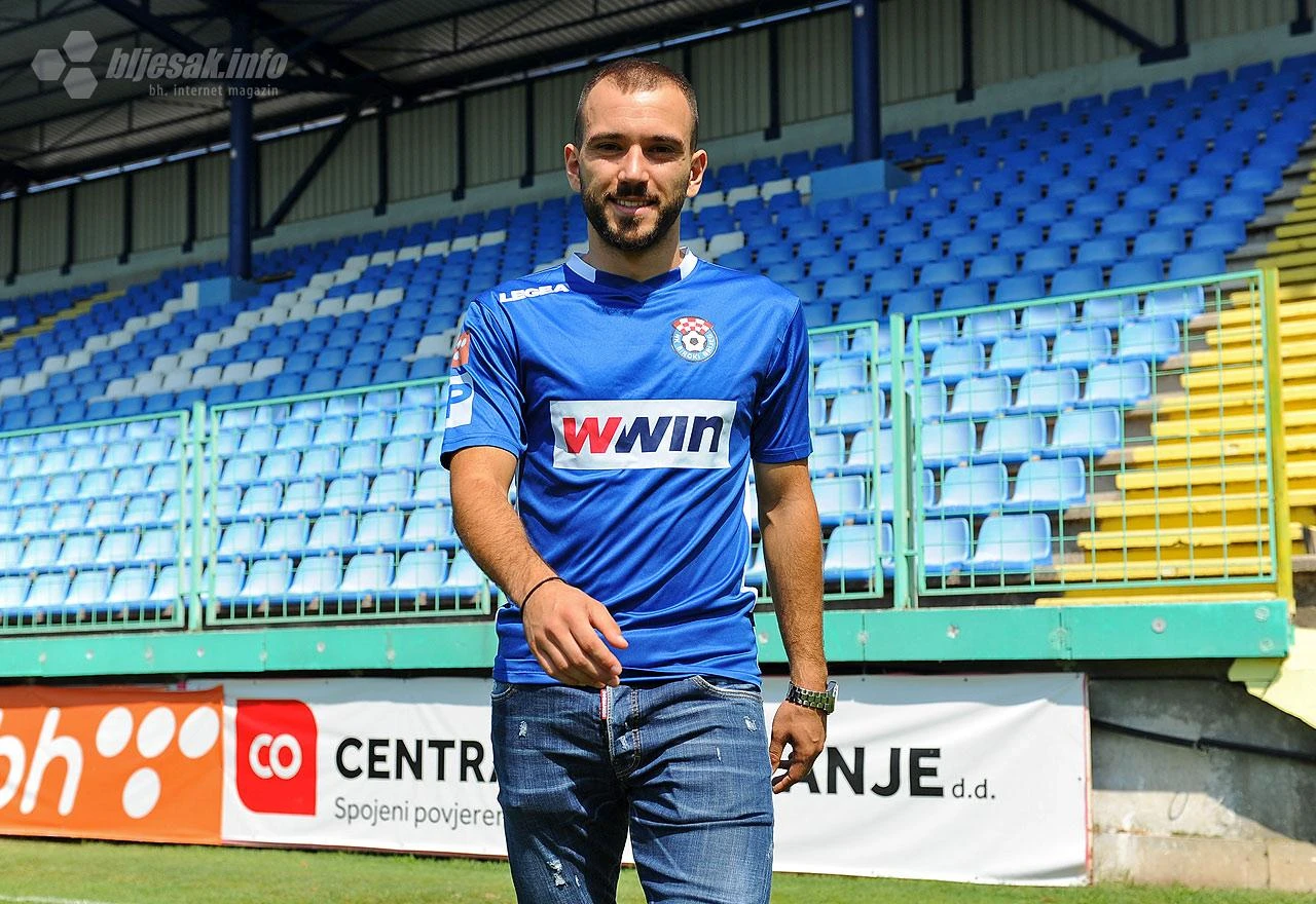Sezonska rasprodaja na Pecari: Otišao i Viktor Angelov
