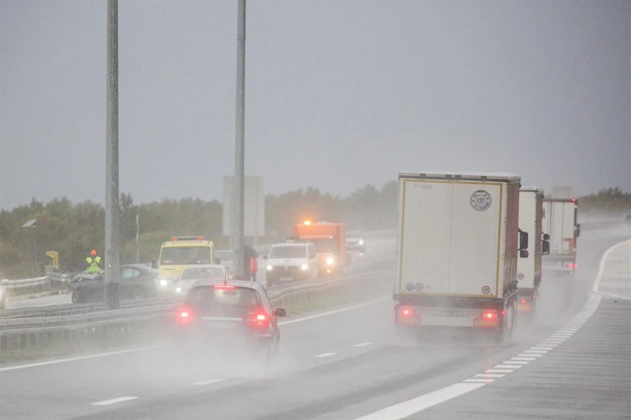 Autobus se prevrnuo na autocesti kod Zagreba, ima ozlijeđenih
