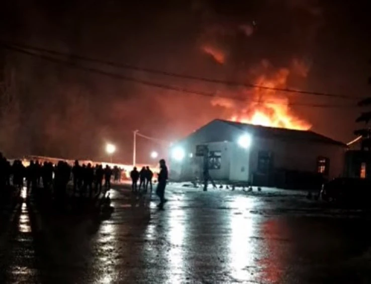 Požar u migrantskom kampu u Blažuju
