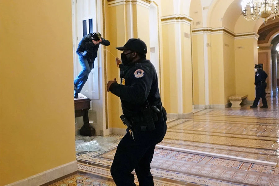 Čelnik demokrata u Senatu traži da se Trumpa odmah smijeni