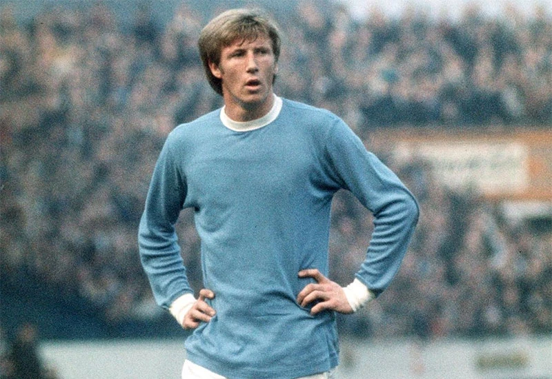 Umro Colin Bell 