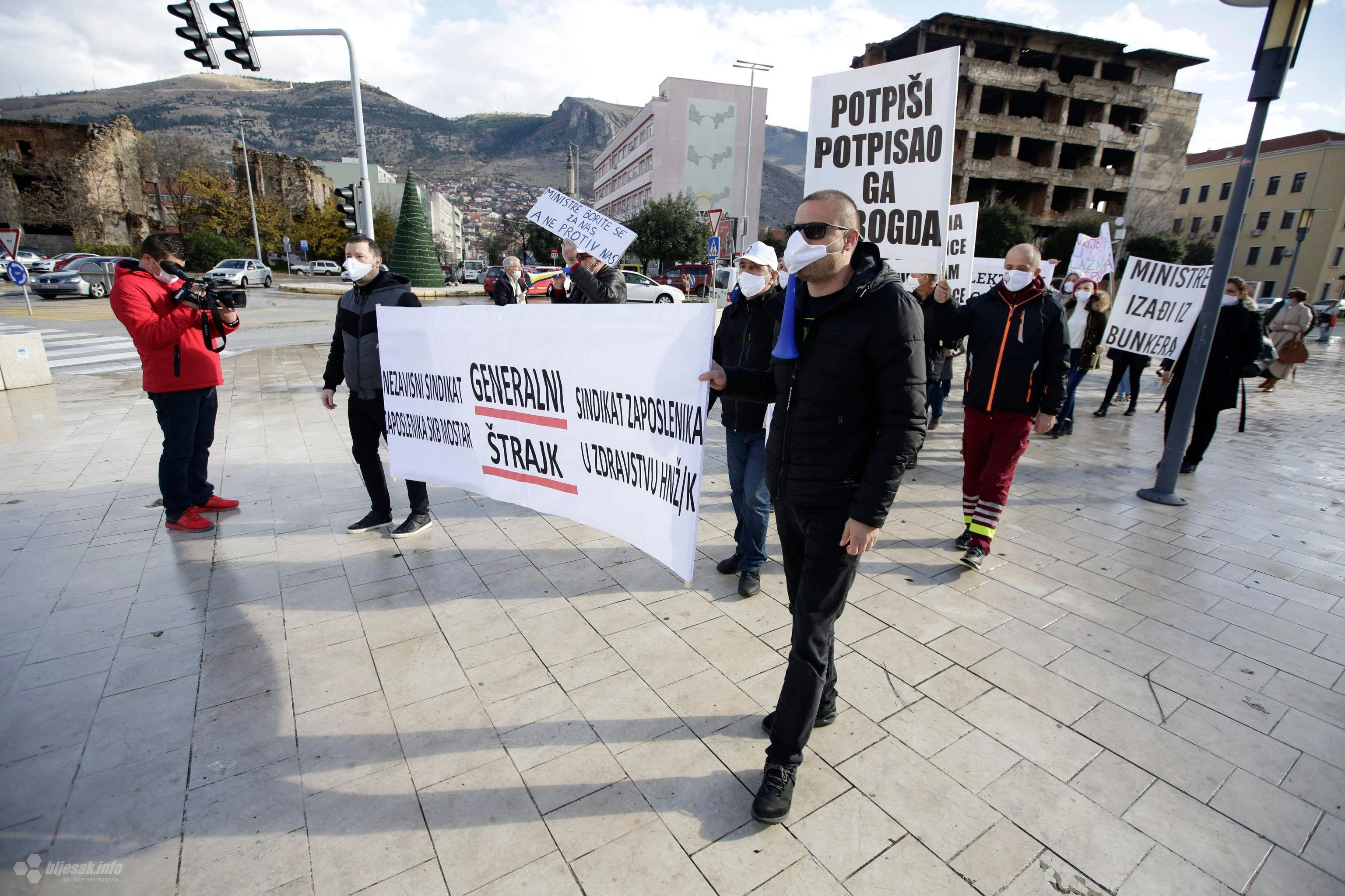 Borba za kolektivni ugovor - medicinari iz cijele županije dolaze na prosvjed